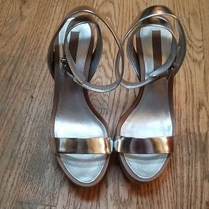 Super Sexy Silver Wedge